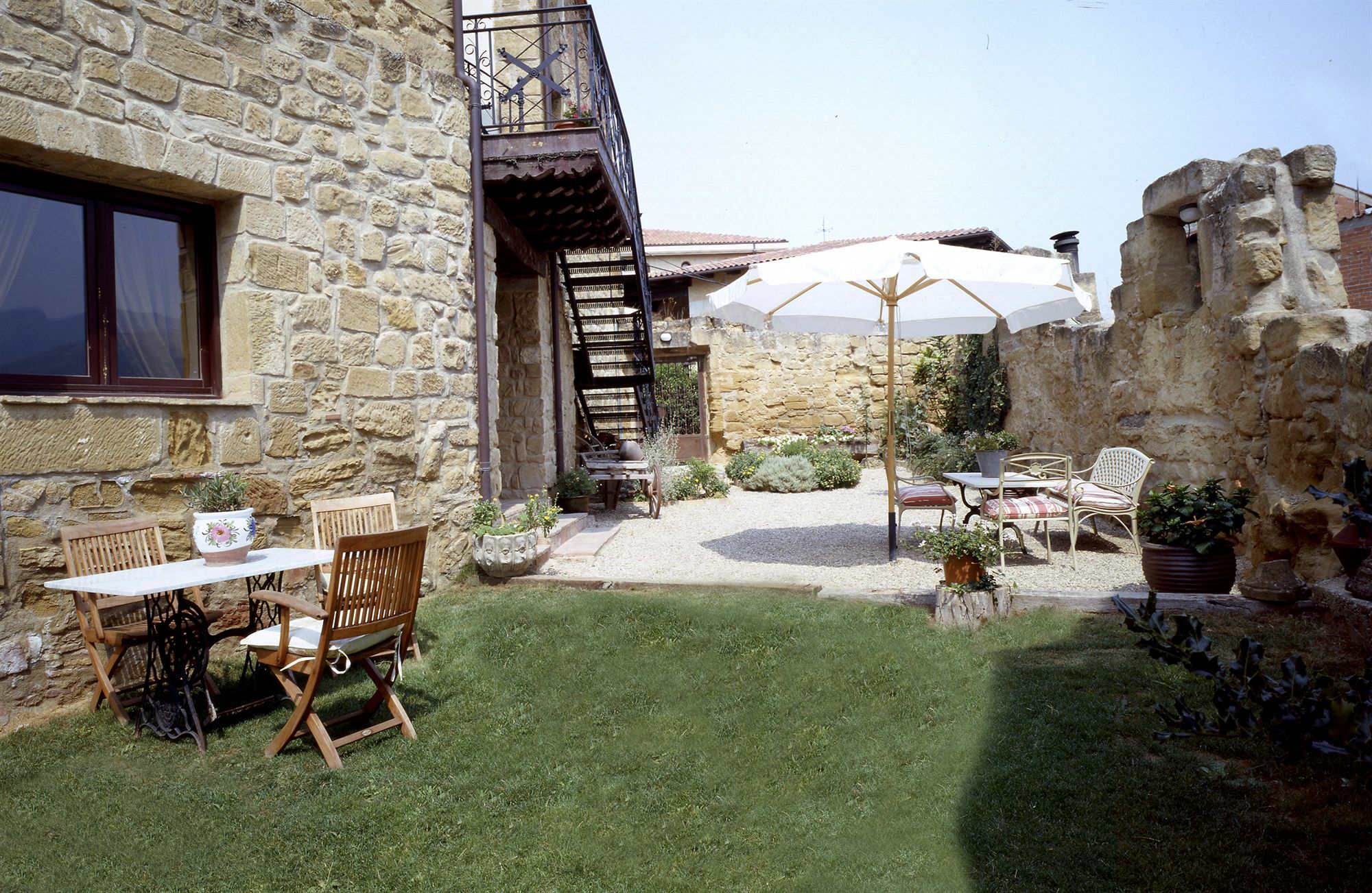 Hospederia Senorio De Brinas Hotel Exterior photo